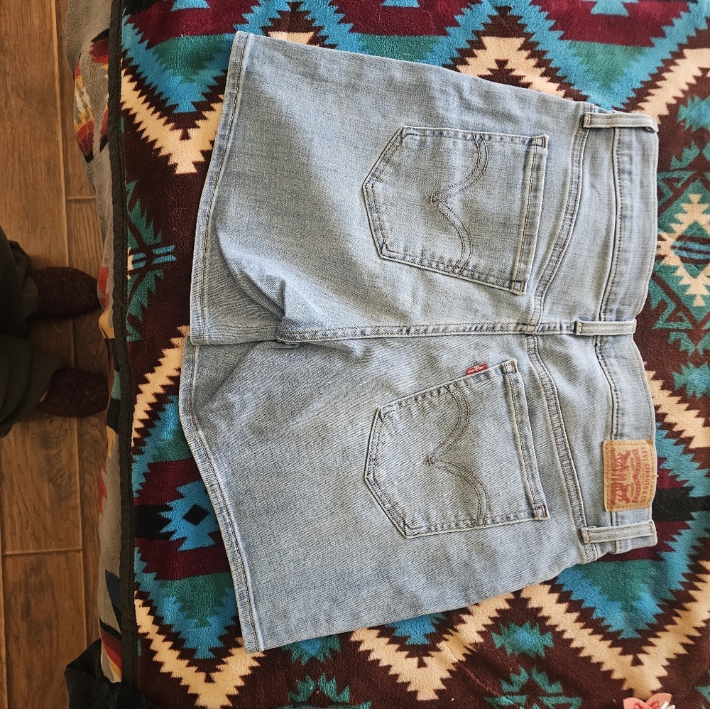 Levi's Jean shorts - Picture 3 of 4